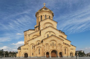 В Грузии православные пришли на Благовещение в храмы, несмотря на угрозу коронавируса
