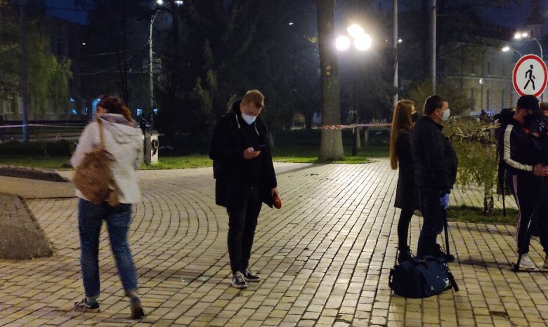 Журналисты «1+1» пытались за деньги снять целование икон в Лавре