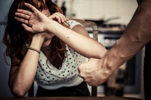 Домашнего насилия в Украине все больше: как карантин повлиял на семьи
