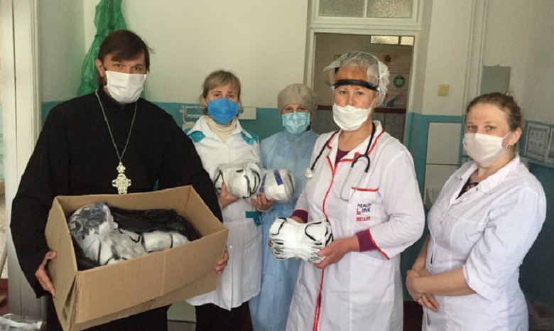 В Нежине УПЦ передала медработникам средства индивидуальной защиты