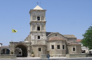 Церковь Кипра открыла храмы после карантина