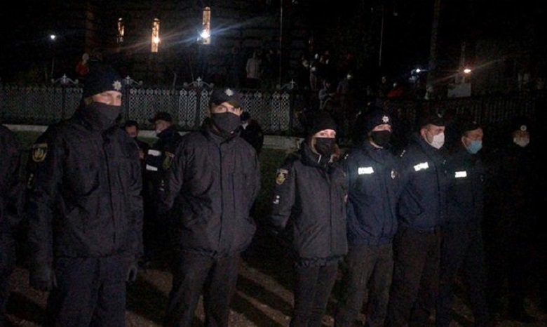 На Буковине ночью представители ПЦУ пытались захватить храм УПЦ