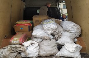 Святогорская лавра передала больнице 1,5 тонн продуктов