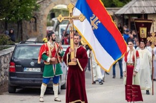 Власти Черногории открыли уголовные дела против священников, которые во время карантина вышли на крестный ход