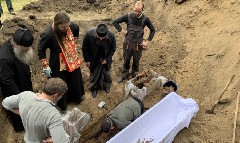 На Кировоградщине нашли захоронение священника, убитого сто лет назад