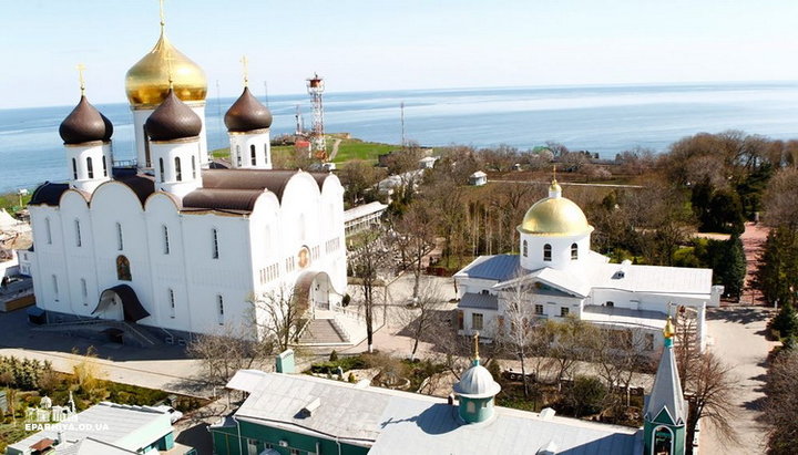 В УПЦ рассказали, кто поджег Свято-Успенский мужской монастырь в Одессе