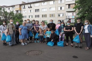 В Киеве православные волонтеры передали продуктовые наборы нуждающимся