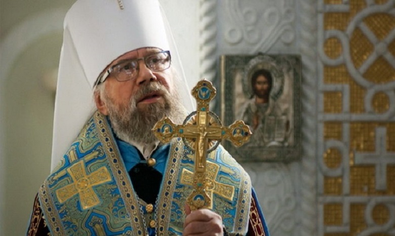 Митрополит Августин назвал «похоронами чести украинцев» реакцию патриотов на осквернение «Родины-матери» флагом ЛГБТ