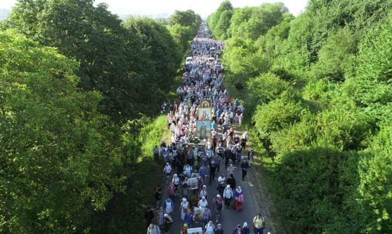 Ежегодные многотысячные крестные ходы УПЦ переносят на следующий год из-за карантина