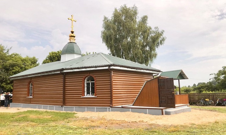 На Черниговщине освятили новый храм УПЦ, построенный вместо захваченного ПЦУ