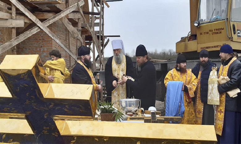 На Тернопольщине община УПЦ построила новый храм вместо захваченного УПЦ КП