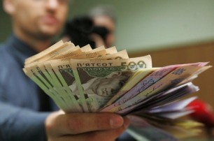 Украинцы потеряют в зарплатах: как падение ВВП скажется на уровне жизни