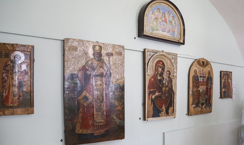 В Киево-Печерской лавре открылась выставка старинных икон и скульптур «Небесные покровители»