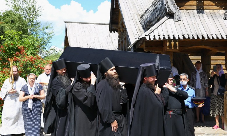 Наместник Святогорской лавры совершил отпевание духовника обители архимандрита Серафима