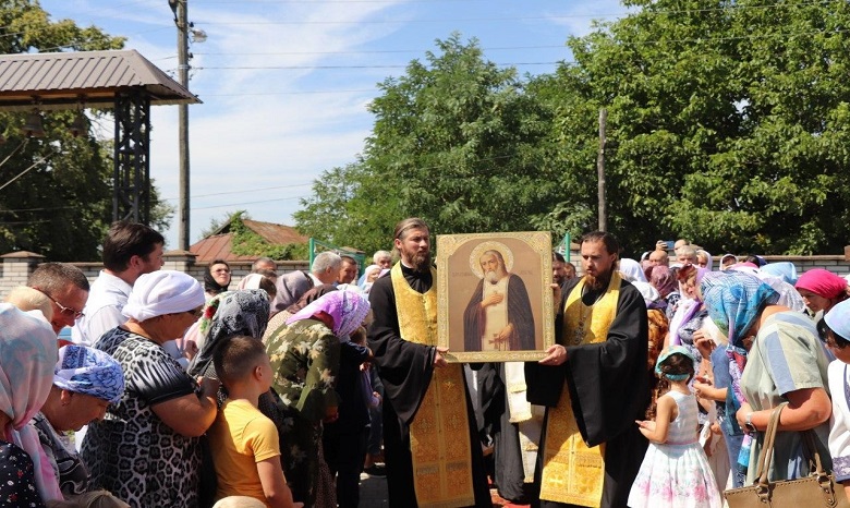 На Винничине в храм вернули похищенную икону Серафима Саровского