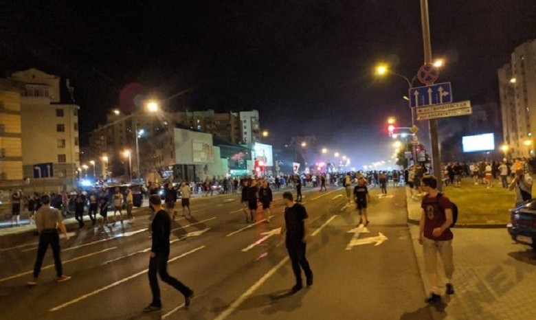Протесты в Минске: в ход пошли коктейли Молотова