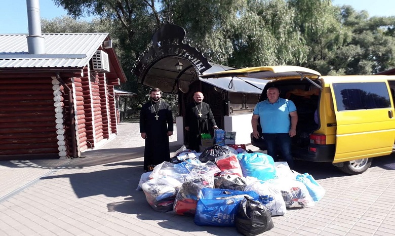 Верующие УПЦ собрали помощь пострадавшим от пожаров на Житомирщине