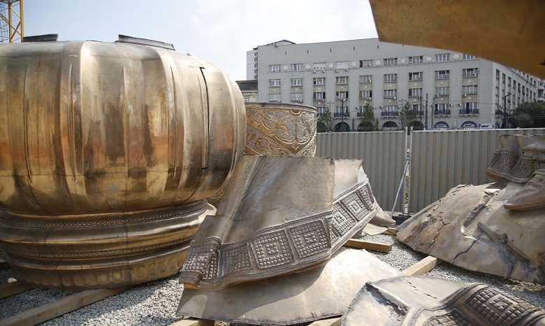 В столице Сербии начали установку 23-метрового памятника святому покровителю страны