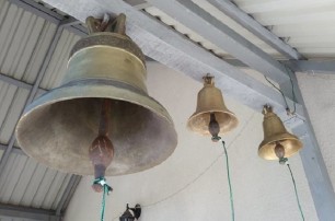 На Тернопольщине освятили колокола нового храма УПЦ, вместо отобранного представителями УПЦ КП