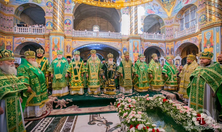 В Почаевской лавре тысячи верующих отметили день памяти преподобного Иова