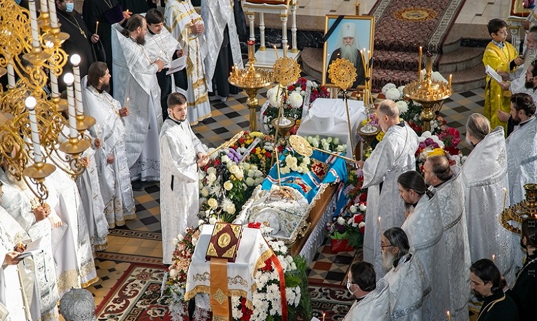 В кафедральном соборе Луганска похоронили митрополита Иоанникия (Кобзева)