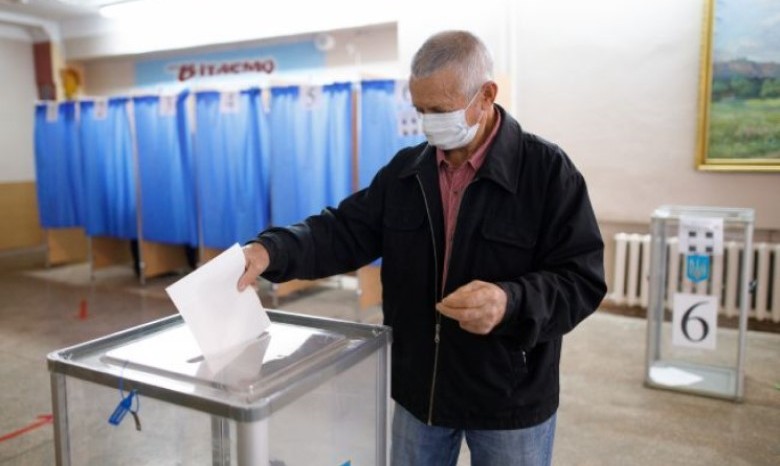Цена победы: чем отметились местные выборы в Украине