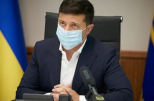 Зеленский подписал закон, который вводит штрафы за пребывание в общественных зданиях без масок