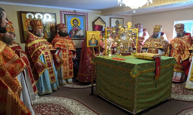 На Ивано-Франковщине освящен престол для общины УПЦ, пострадавшей от захвата ПЦУ