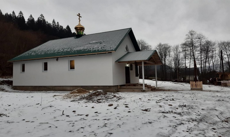 На Закарпатье освятили новый храм УПЦ, вместо захваченного представителями ПЦУ