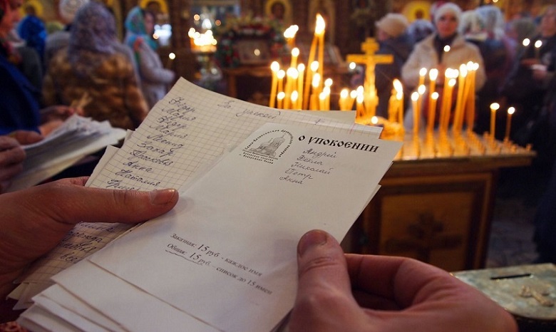 В УПЦ рассказали, можно ли подавать записки за некрещеных и неверующих