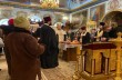 Священник УПЦ из Одессы служит для бездомных панихиды и призывает каждого увидеть в этих людях образ Божий