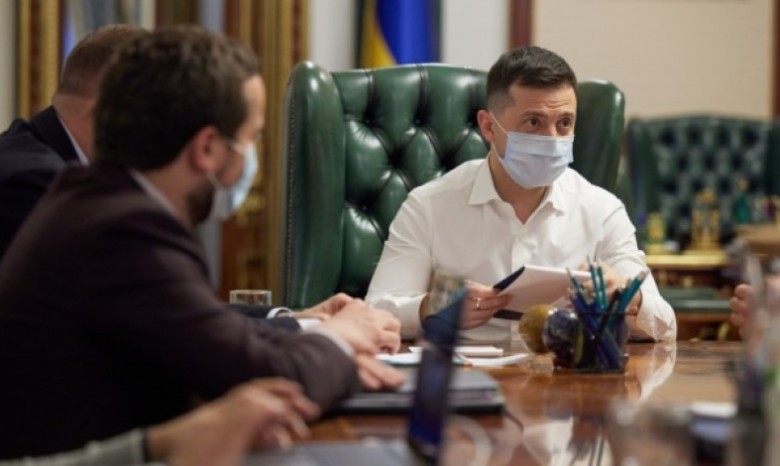 В Украине нет угрозы свободе слова и медиа-бизнесу - Зеленский на встрече с руководителями ведущих телеканалов