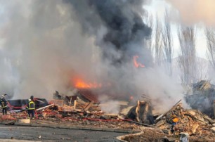 Взрыв полностью уничтожил отель в Греции - обломки разлетелись на 80 метров