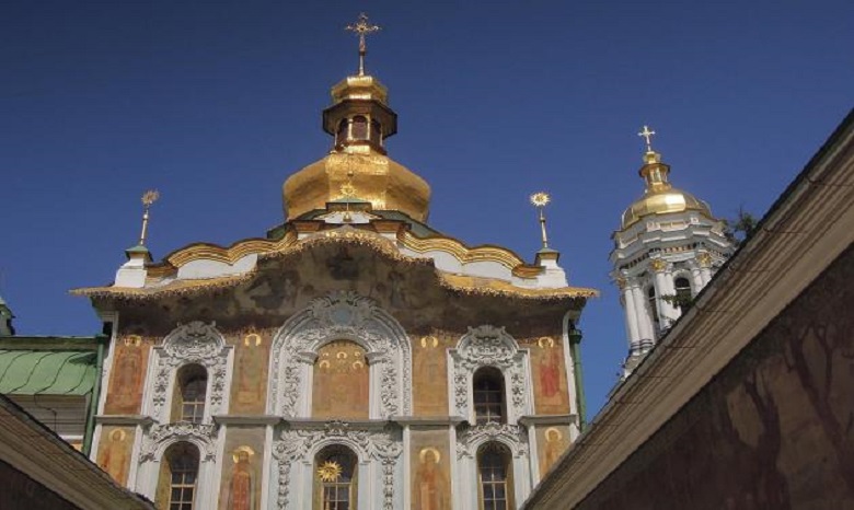 Из-за карантина закрыли Троицкую церковь и колокольню Успенского собора Киево-Печерской лавры