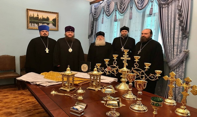 В Черкасской епархии УПЦ передали церковную утварь малоимущим приходам