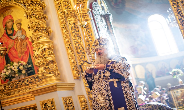 Верующие УПЦ в соцсетях поздравили наместника Киево-Печерской лавры с 60-летием