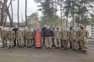 В Бориспольской епархии УПЦ священники поздравили с Пасхой военнослужащих и осужденных