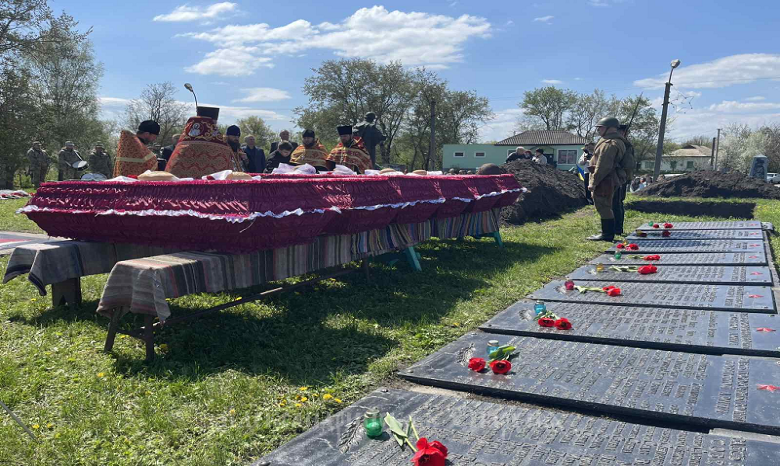 На Кировоградщине УПЦ отпели 46 перезахороненных воинов Второй мировой войны
