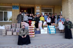 Капелланы УПЦ поздравили военных и жителей прифронтовой зоны с праздником Пасхи