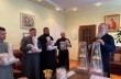 В Мукачево митрополит УПЦ передал богослужебную утварь настоятелям строящихся храмов