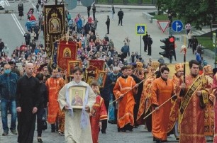 В Харькове в день мучеников Слобожанщины верующие УПЦ прошли крестным ходом