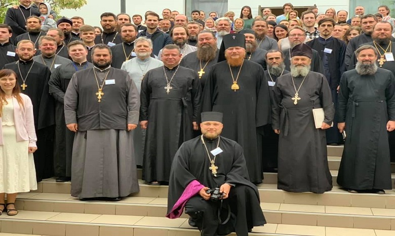 На Херсонщине начала работу юбилейная XX конференция священников УПЦ по работе с молодежью