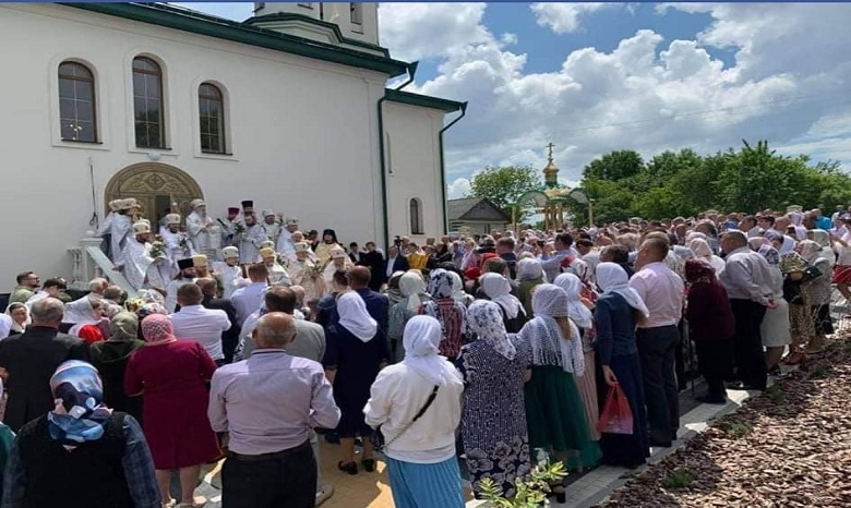 На Тернопольщине освящен храм УПЦ, построенный вместо захваченного ПЦУ