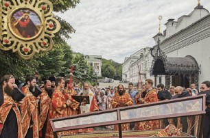 В Киево-Печерской лавре верующие УПЦ отметили день памяти митрополита Киевского, убитого в 1918 году