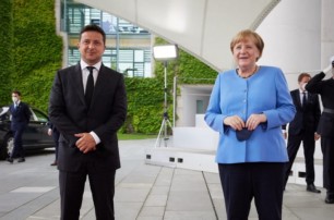 Меркель: Украина должна остаться транзитером газа несмотря на "Северный поток-2"
