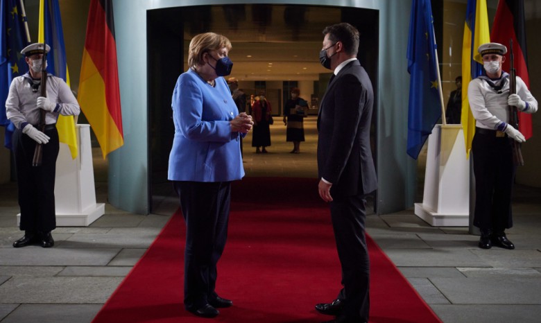 Зеленский в Германии: прощание с Меркель и знакомство с Лашетом