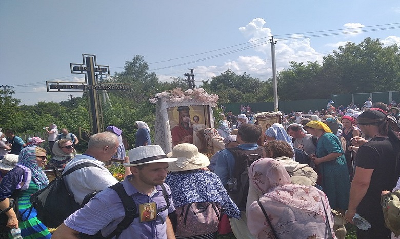 На Киевщине верующие УПЦ прошли 50 км крестным ходом с чудотворной иконой «Призри на смирение»