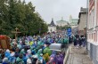 Десятки тысяч верующих УПЦ крестными ходами прибыли в Почаевскую лавру