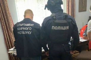 Нацполиция разоблачила банду, которая незаконно завладела недвижимостью в Киеве на 72 млн грн.