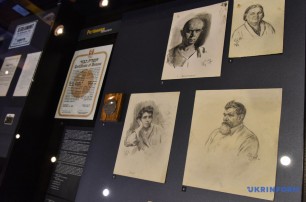 В Киеве открыли документальную выставку "Холокост"